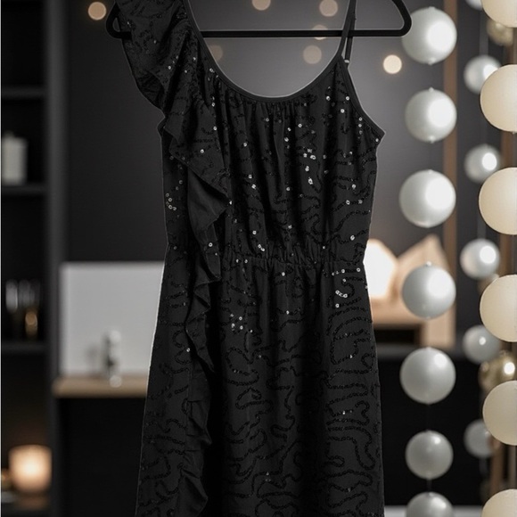 envy Tops - Envy Black Sequin Camisole Top | M | One-Shoulder Ruffle Party Cami